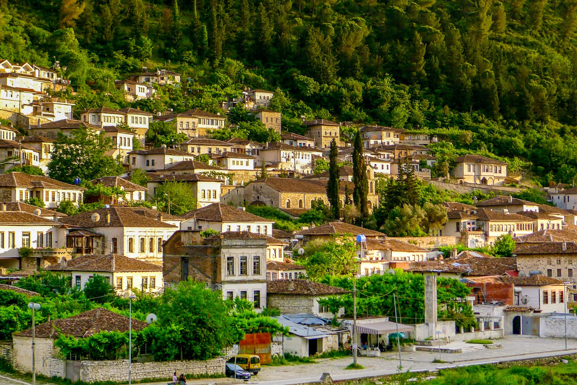 Berat 236197734