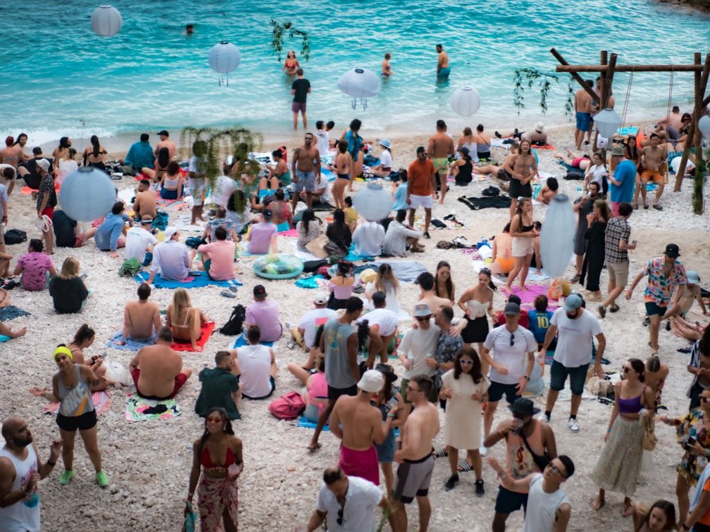 Anjunadeep Explorations, Plazhi i Dhërmiut, Shqipëri