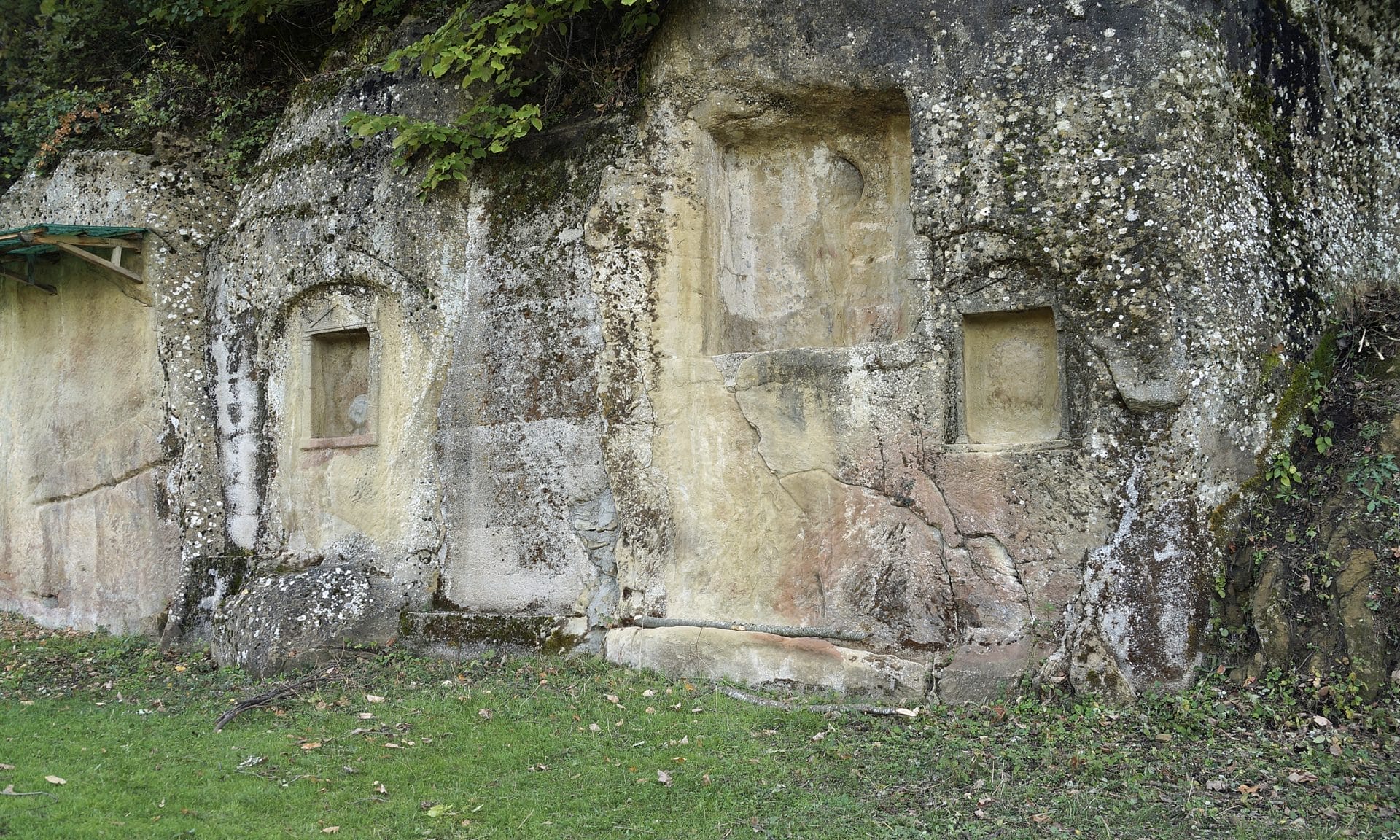 Royal Illyrian Tombs of Selca e Poshtme