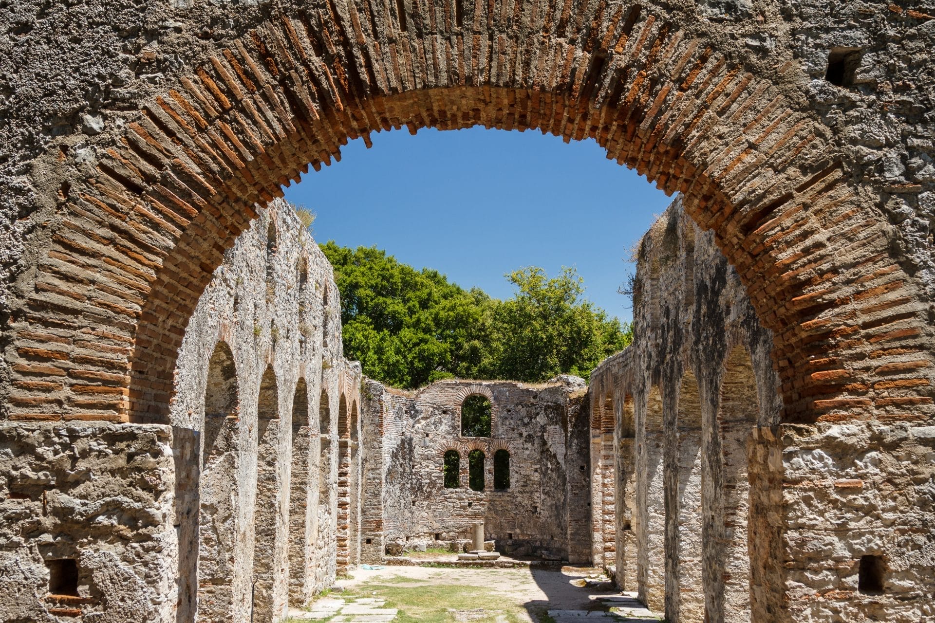 Rrënojat e qytetit antik të Butrintit (Buthrotum), Shqipëri