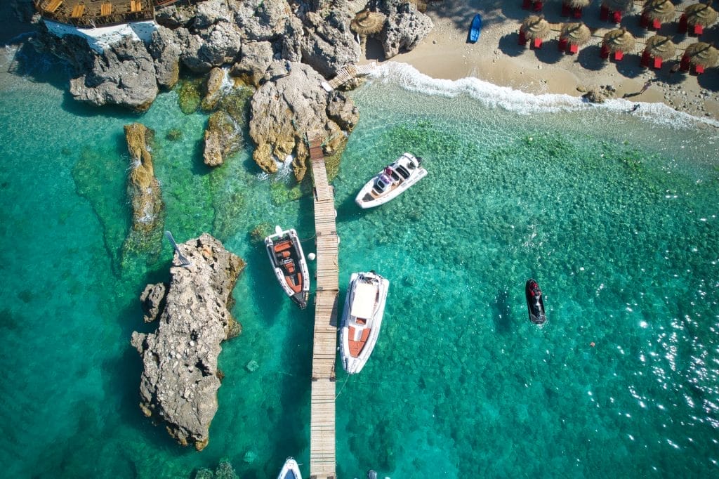 Plazhi i Dhermiut Riviera Shqiptare