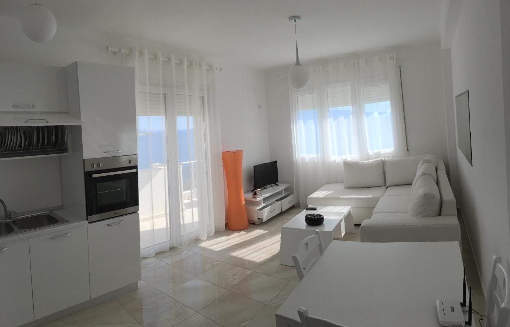 White Residence Apartament Sarandë_8