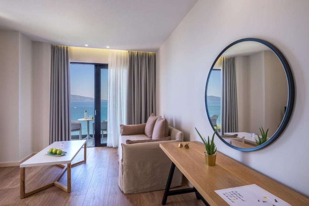 Glow Boutique Hotel & Suites Sarandë_2