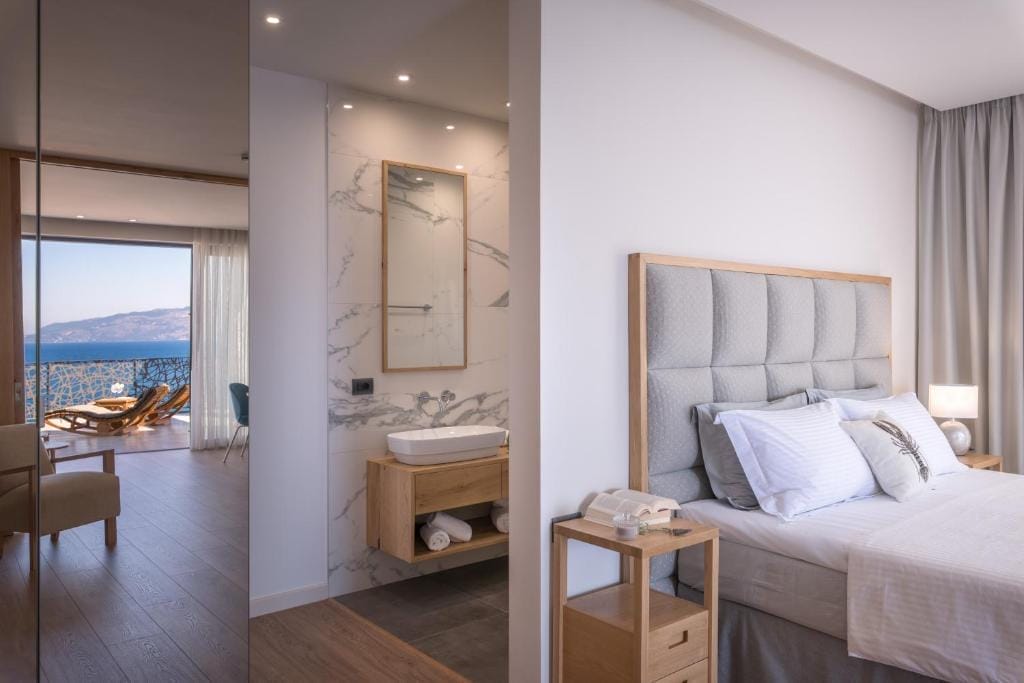 Glow Boutique Hotel & Suites Sarandë_11