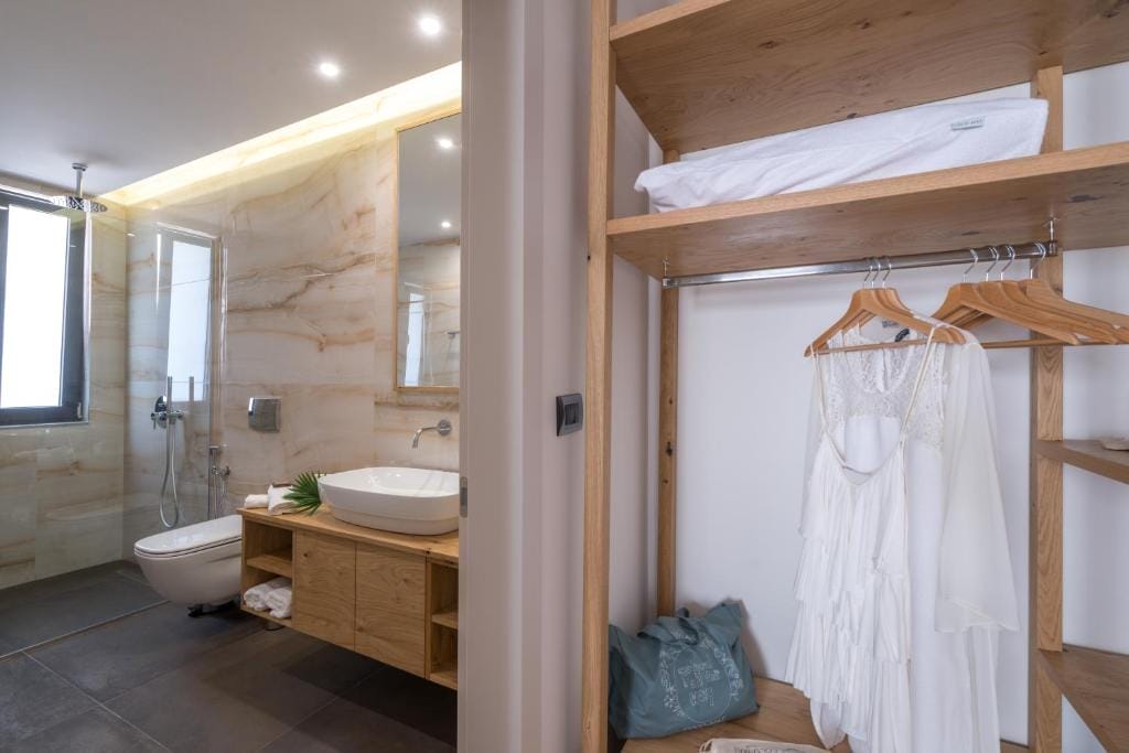 Glow Boutique Hotel & Suites Sarandë_3