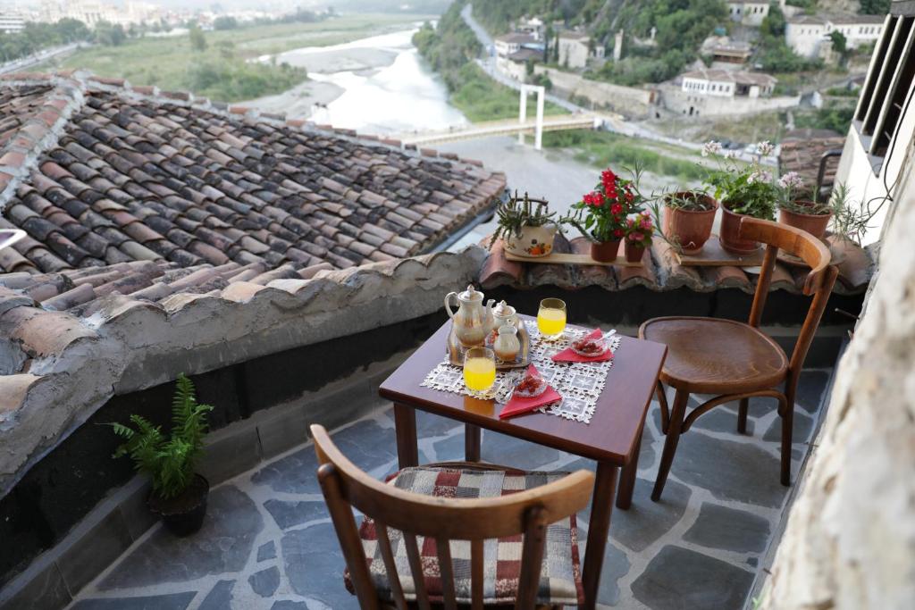 Bujtina Mikel Berat_7