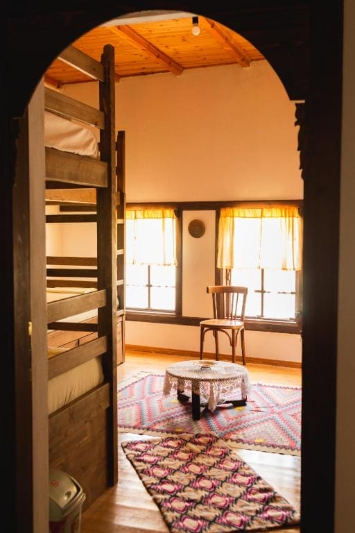 Hostel Mangalem Berat_4