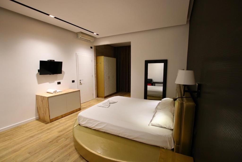 Aurelis Hotel Bërxull_2
