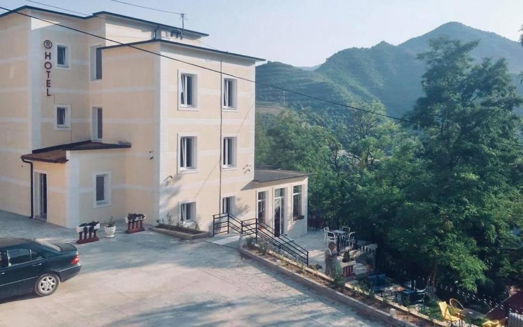 R HOTEL Çorovodë_1