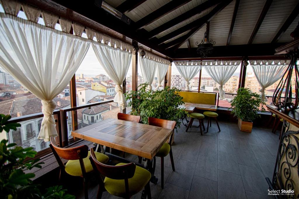 SAHATI Hotel & Restaurant Korçë_11