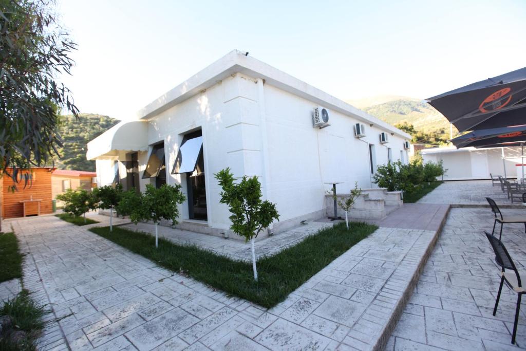 Bunec Beach Resort Piqeras_10