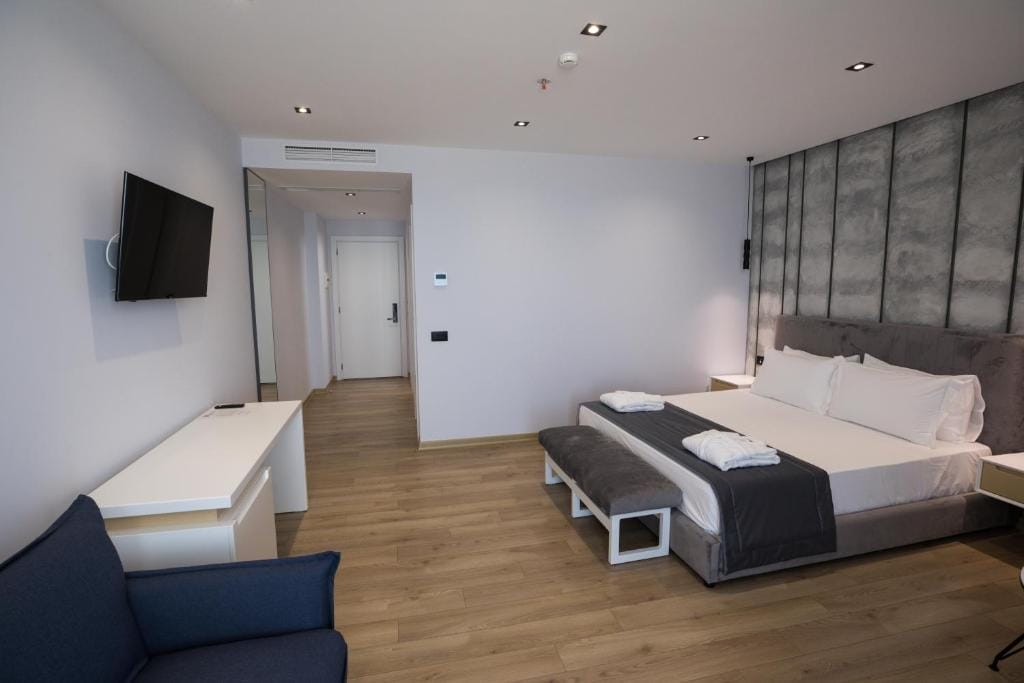 Mirage Hotel Golem_4