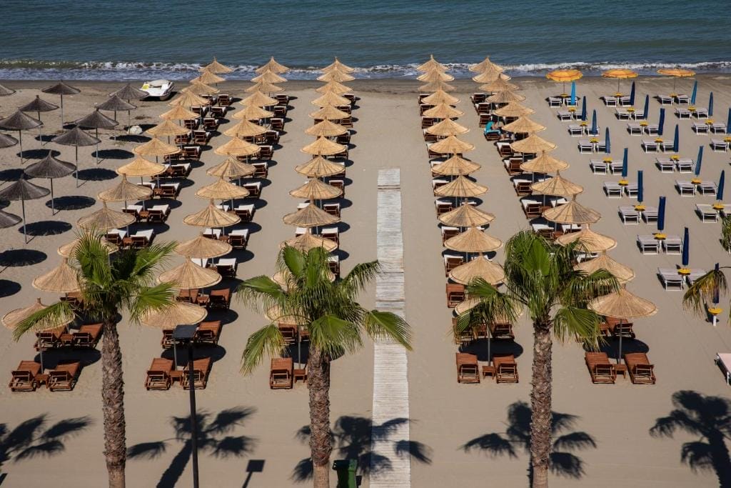 Mirage Hotel Golem_8