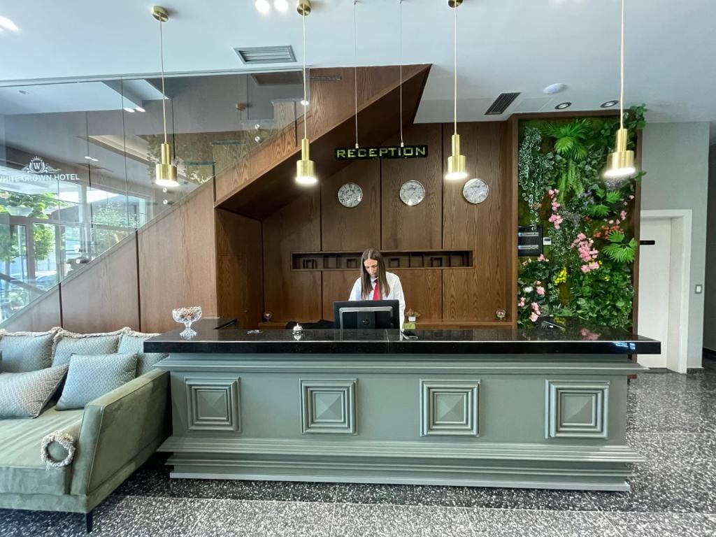 WHITE CROWN HOTEL Kamëz_5