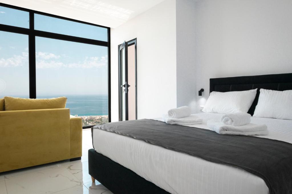 Wait 'n Sea Himare_1