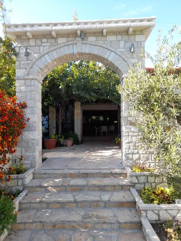 Bar Restorant Hotel Altini Vlorë_1
