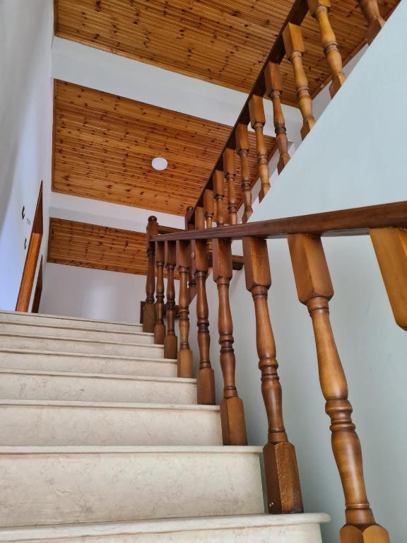 Bar Kafe Pjetri Guest House Paskuqan_3