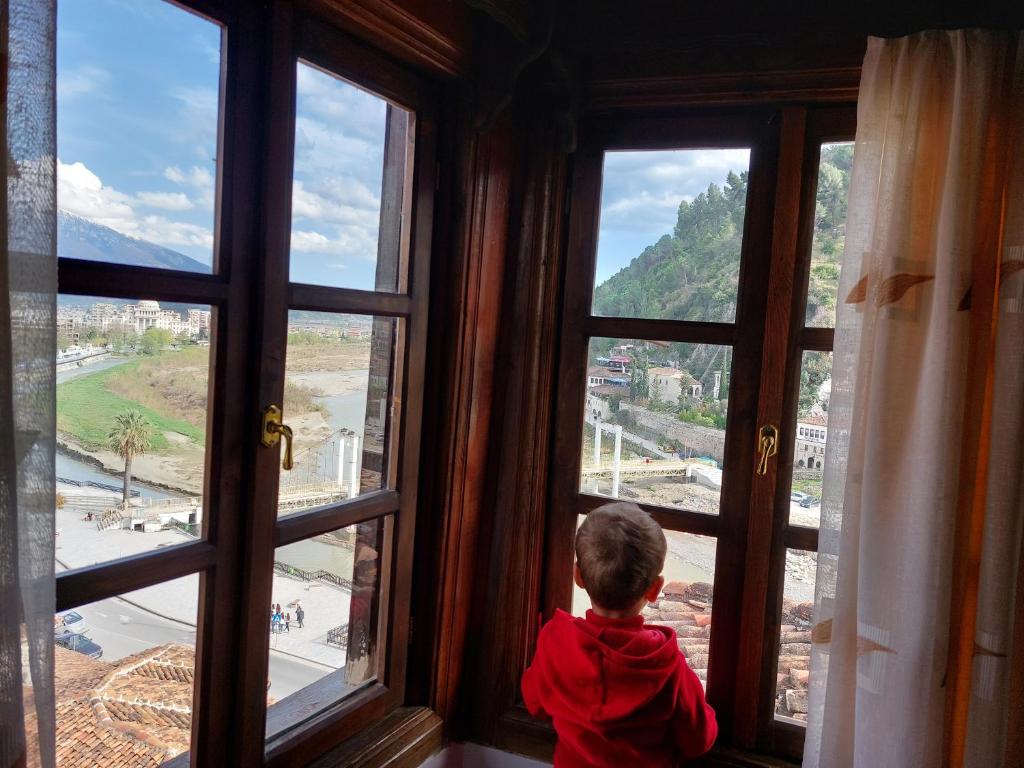 Bujtina Mikel Berat_10