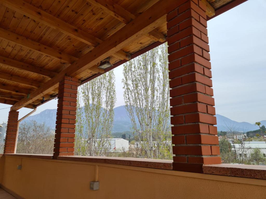 Bar Kafe Pjetri Guest House Paskuqan_11