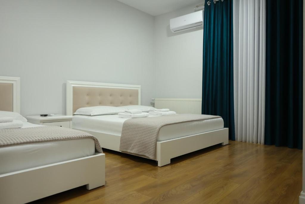 Hotel Taverna Zisi Ersekë_2