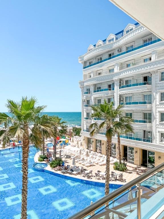 Grand Blue Fafa Resort & SPA Golem_2