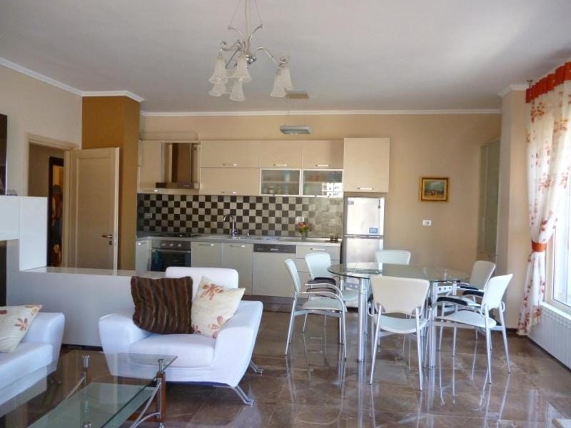 Penthouse- Paradise Apartment With Three Bedrooms Sarandë_4