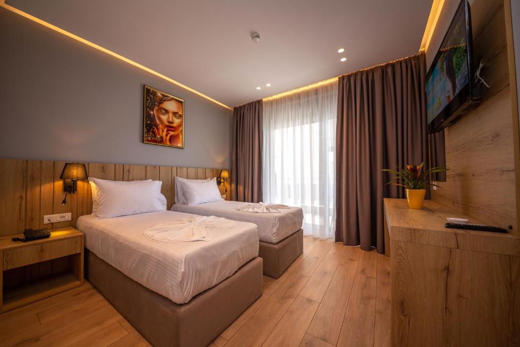 Azure Inn Hotel Sarandë_6