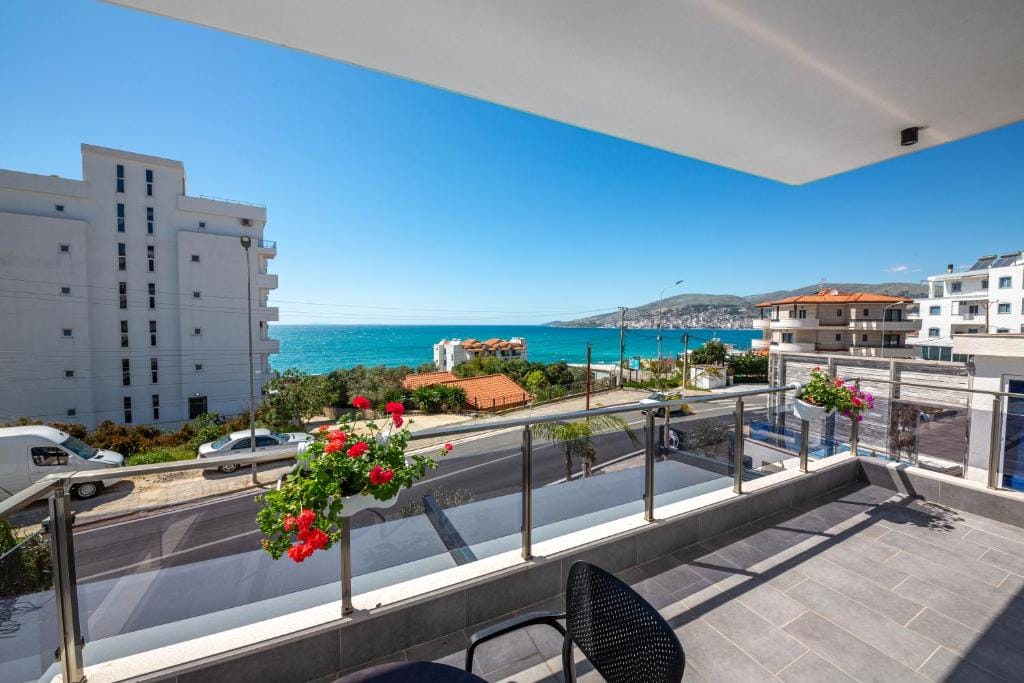 Azure Inn Hotel Sarandë_5