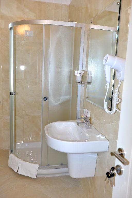 Hotel Grand White City Berat_3