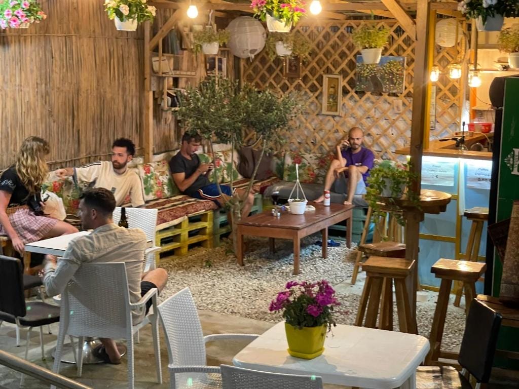Vlora Backpackers Hostel & Bar LUNGOMARE Vlorë_4