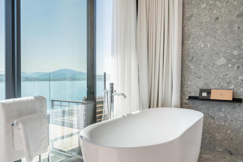 Yacht Premium Hotel Sarandë_3