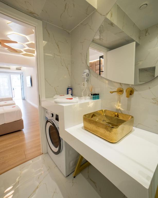 Adam & Eve Suites Sarandë_6