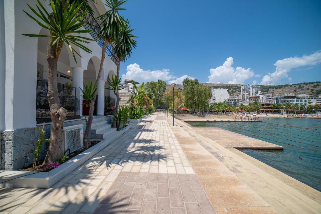 Adam & Eve Suites Sarandë_4