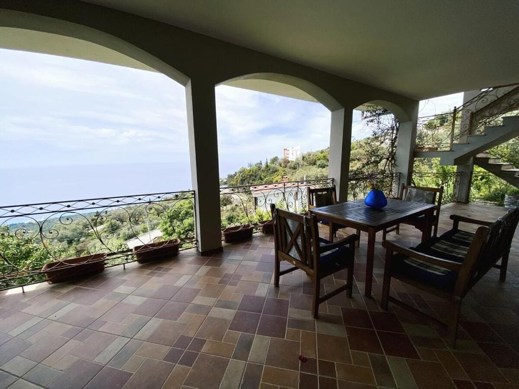 Amazing Seaside View Villa Palasë_5
