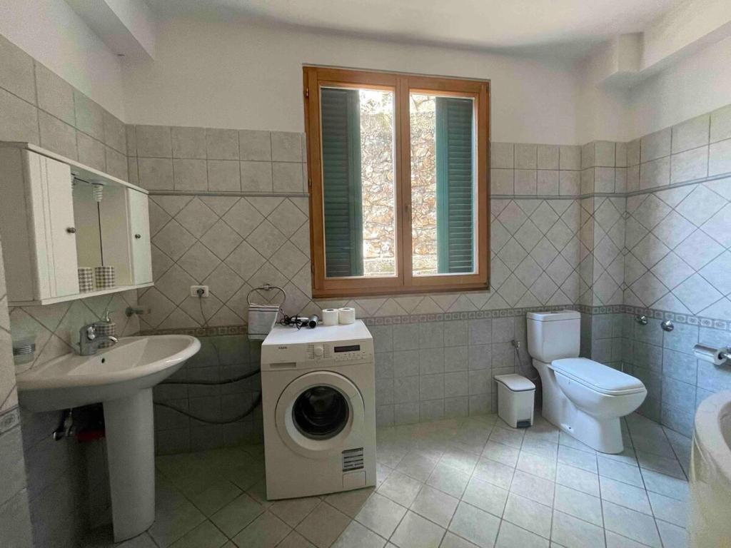 Amazing Seaside View Villa Palasë_7