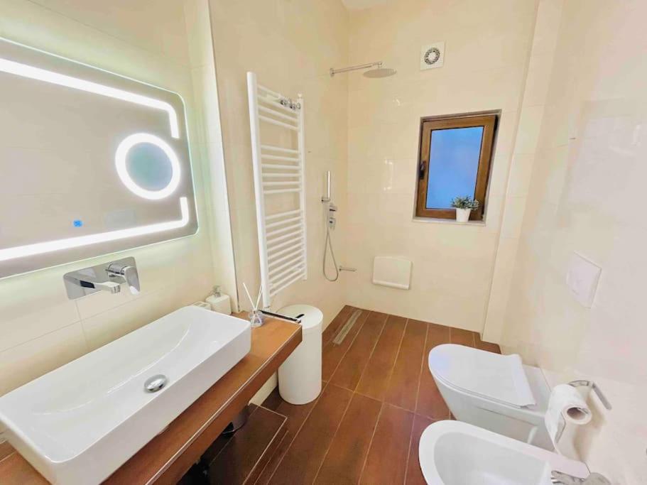 Apartament dielli ne zemer te Tiranes Tirana_3