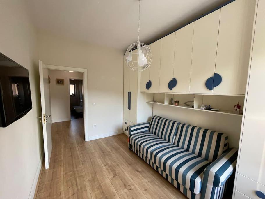 Apartament dielli ne zemer te Tiranes Tirana_5