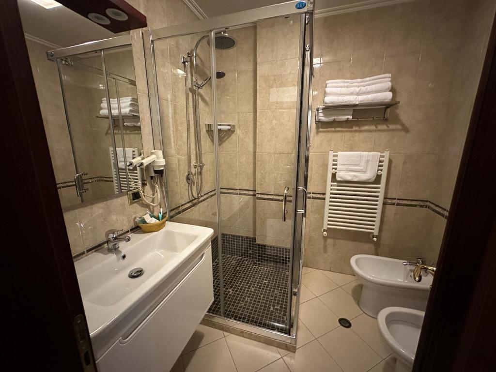 Dinasty Hotel Tirana_3