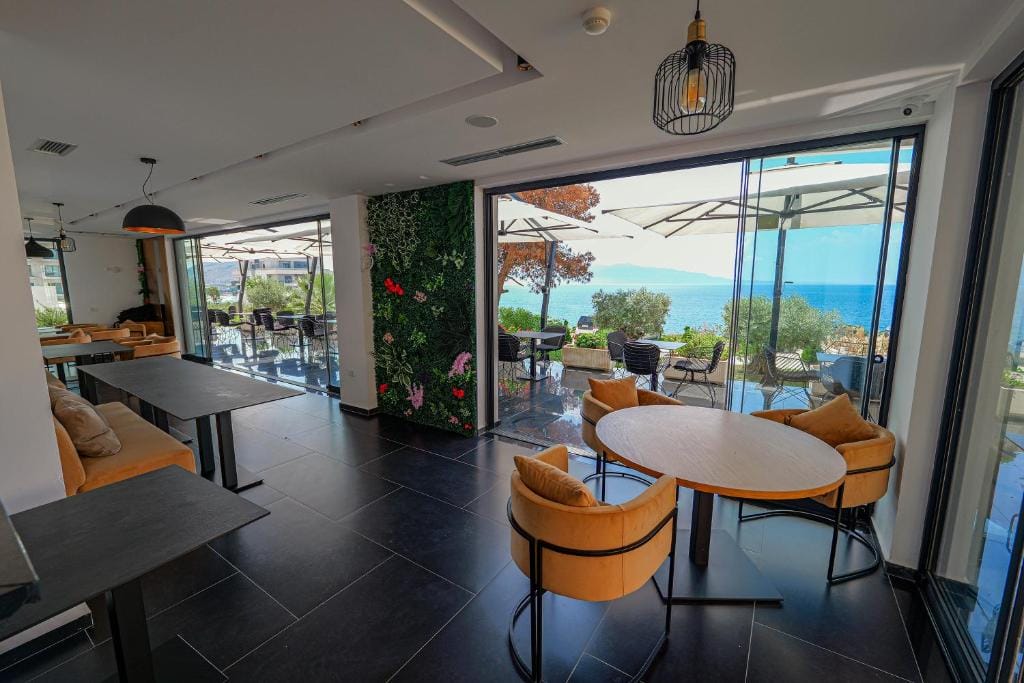 Dorchester Hotel Sarandë_8