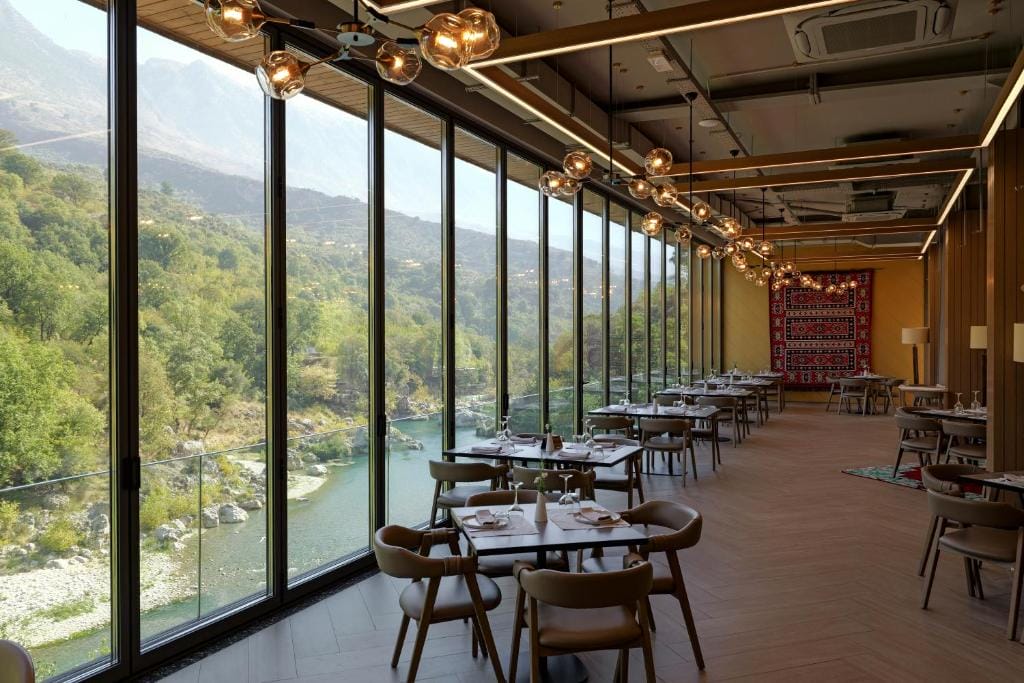Hotel Uji Ftohte Tepelene Tepelenë_4