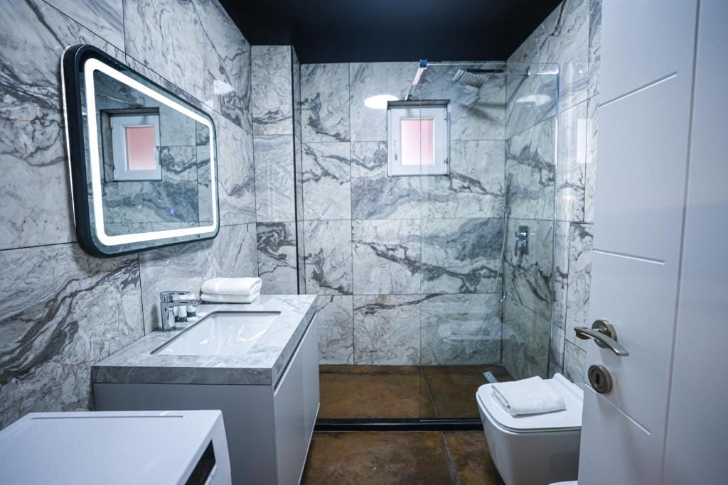 Miku Apartment-Extraordinary 1BD At Komuna e Parisit Tirana_7