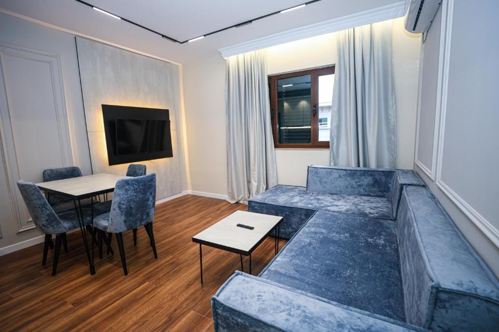 Miku Apartment-Extraordinary 1BD At Komuna e Parisit Tirana_5