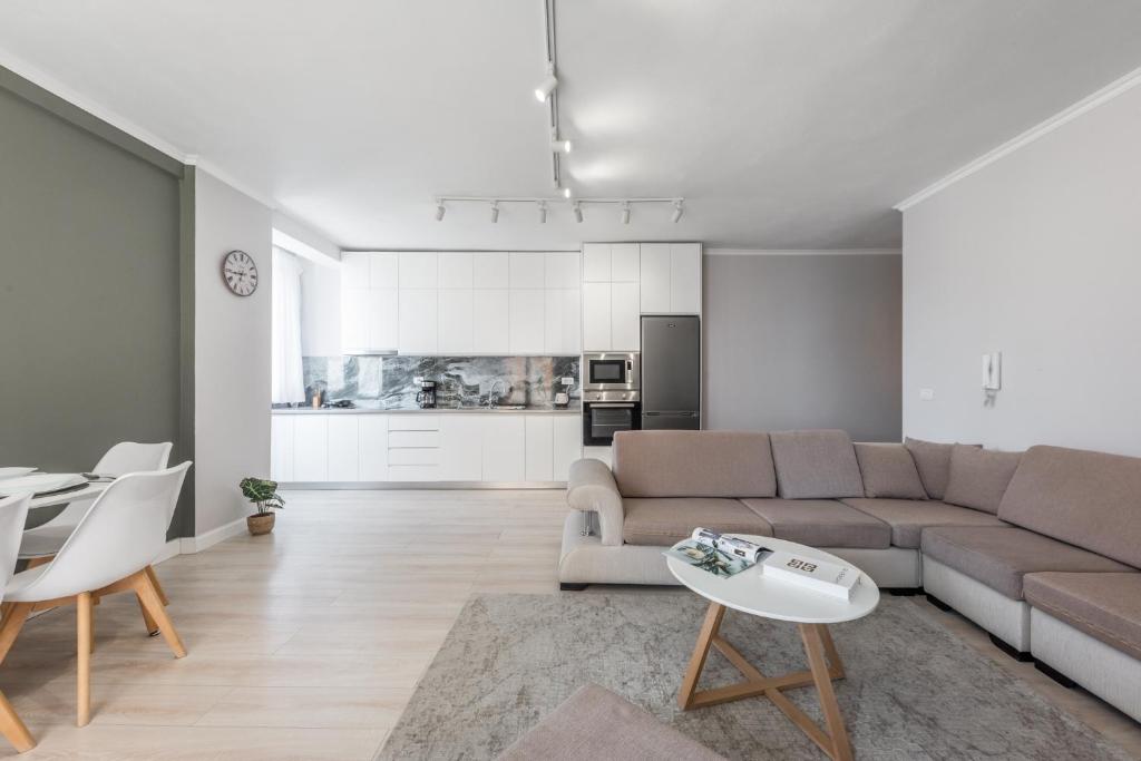 Lovely 2 Bedroom Apartment Durrës_1