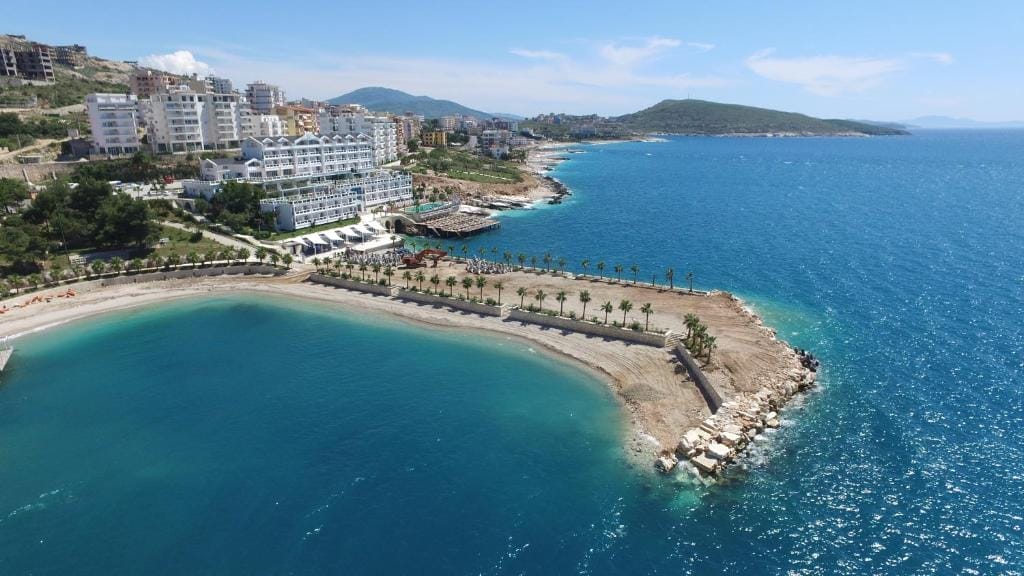 Santa Quaranta Premium Resort Sarandë_1