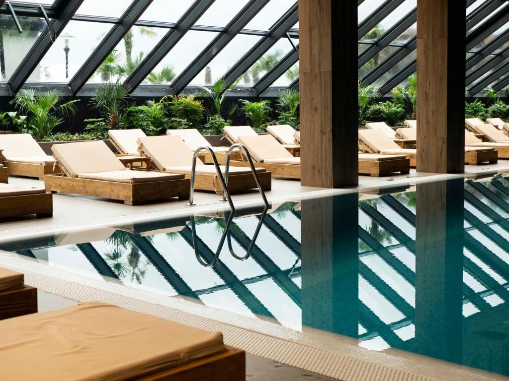 Select Hill Resort Pool indoor